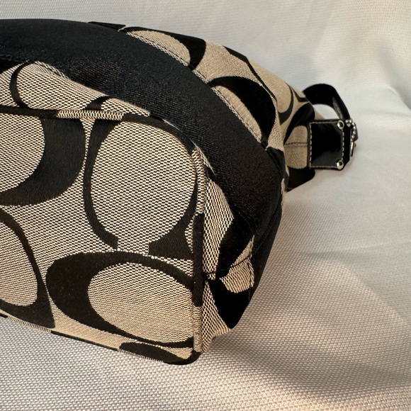 SOLD Coach Signature Print Black & Grey Hobo #17434 EUC - Picture 9 of 12